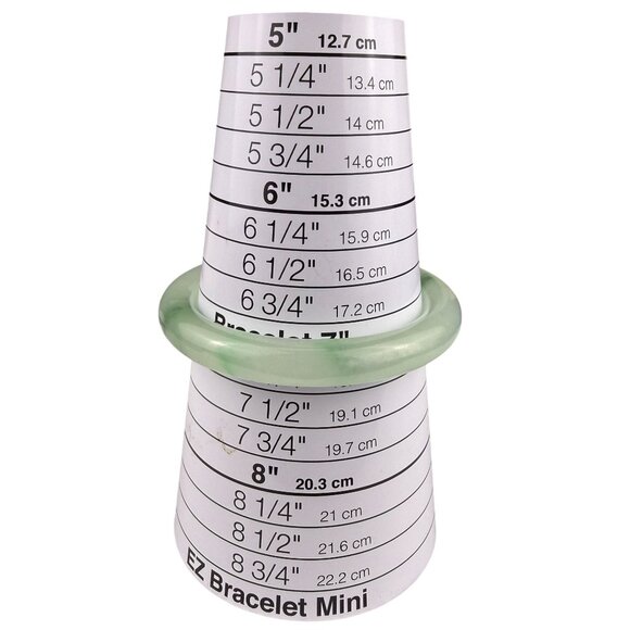 Classic Jade Womens Green Stone Bangle Bracelet Smooth Polished Round Design - Picture 3 of 3